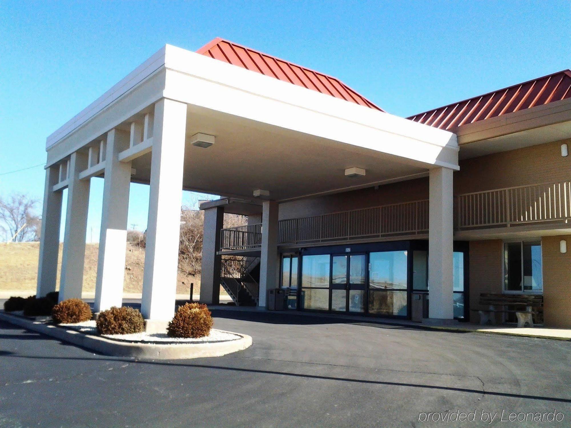 Americas Best Value Inn - Collinsville / St. Louis Экстерьер фото