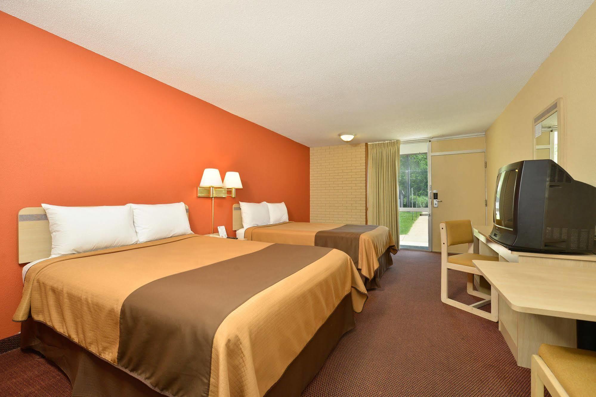 Americas Best Value Inn - Collinsville / St. Louis Экстерьер фото