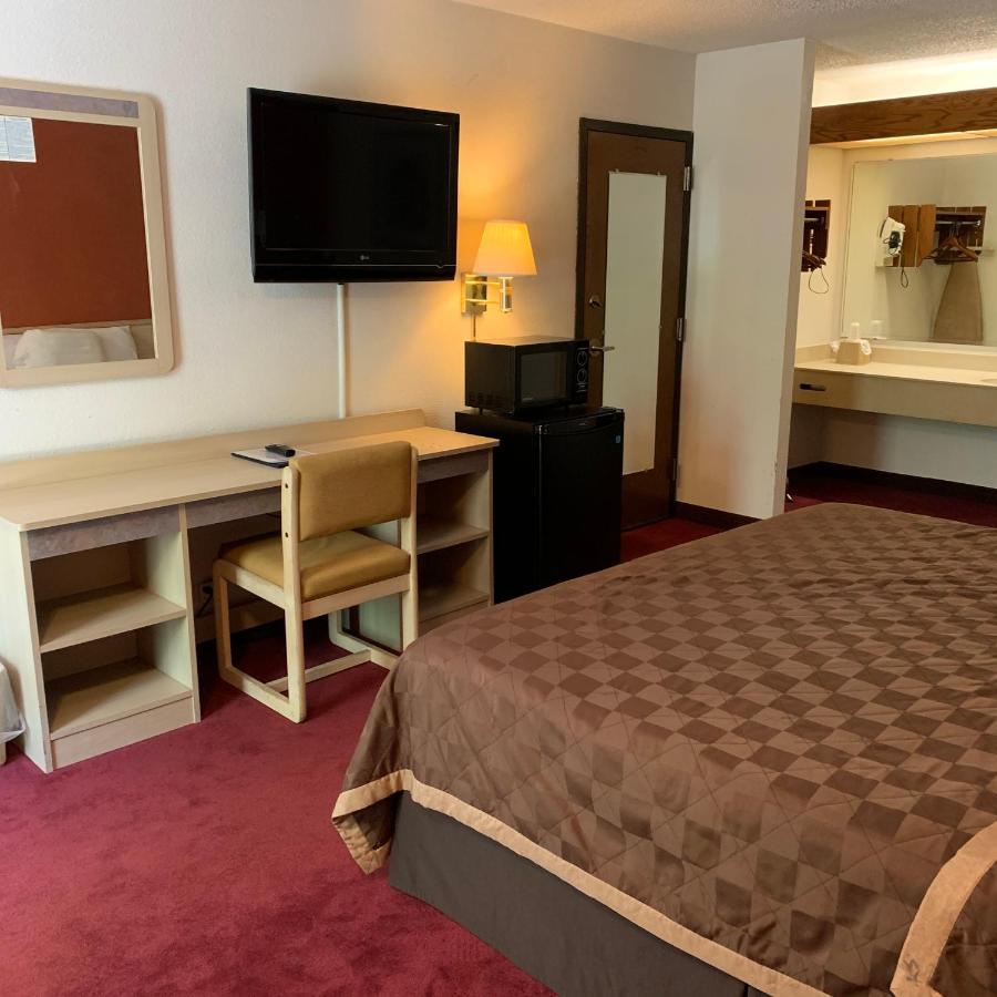 Americas Best Value Inn - Collinsville / St. Louis Экстерьер фото
